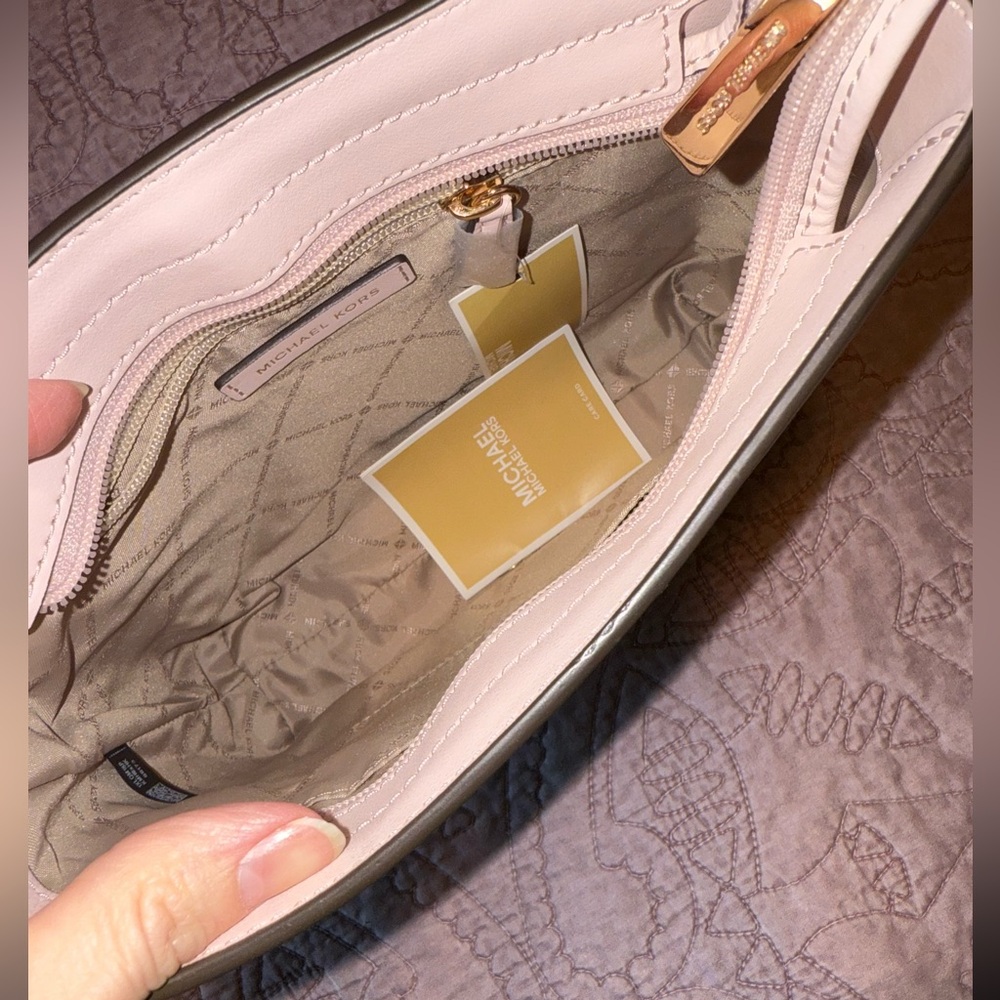 Michael Kors Blush Gloria Crossbody Bag - Picture 6 of 16